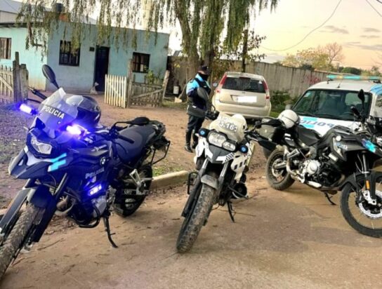 ALLANAN VIVIENDA Y SECUESTRAN MOTO TRAS MANIOBRAS PELIGROSAS EN EL CENTRO DE DOLORES