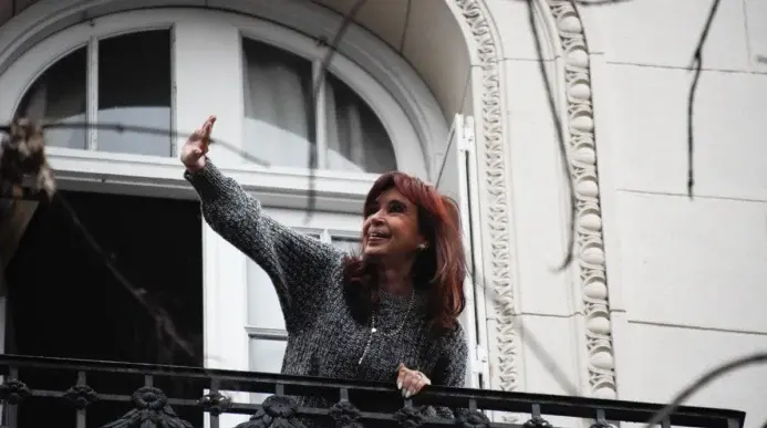 La Justicia ordenó embargar el departamento de Cristina en San José 1111 y otras propiedades - Diario Criterio Online