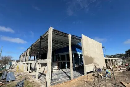 AVANZA LA OBRA DEL ESTADIO CUBIERTO EN DOLORES: UN ÍCONO PARA EL DEPORTE, LA CULTURA Y EL TURISMO EN LA REGIÓN