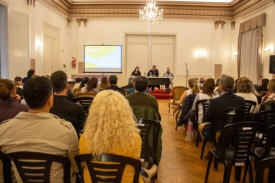 SE REALIZÓ UN ENCUENTRO INTERSECTORIAL PARA ABORDAR LA PREVENCIÓN DEL SUICIDIO JUVENIL