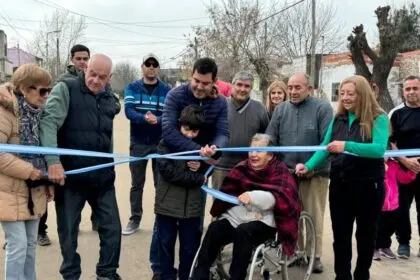 AVANZAN LAS OBRAS EN DOLORES: JUAN PABLO GARCÍA INAUGURÓ MÁS CUADRAS DE PAVIMENTO