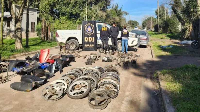 Allanaron un desarmadero de motos clandestino en Madariaga donde se reducían motos robadas en Gesell - Diario Criterio Online
