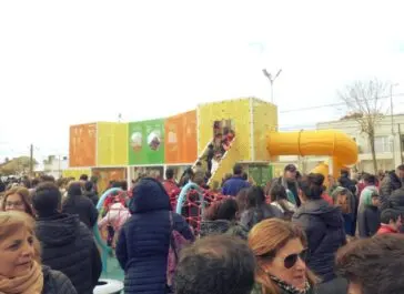 Con una multitud de vecinos, el intendente Juan Pablo García inauguró los nuevos juegos de la plaza moreno - Diario Criterio Online