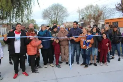 CONTINÚAN LAS OBRAS EN DOLORES: JUAN PABLO GARCÍA INAUGURÓ MÁS CUADRAS DE PAVIMENTO