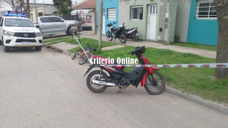 Dolores: dos menores trasladados al hospital tras un choque entre bicicleta y moto - Diario Criterio Online