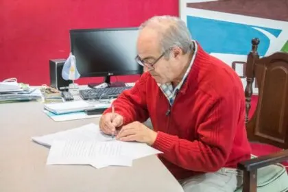Cocconi decretó la emergencia: reducción de bonificaciones, donación de salario y ajuste en las áreas