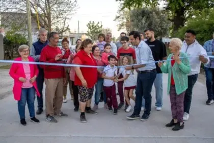 CONTINÚAN LAS OBRAS: SE INAUGURÓ ASFALTO EL CALLE MENDIOLA