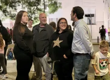 Dolores encendió su árbol y la ciudad ya respira navidad - Diario Criterio Online