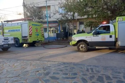 Dolores – Incendio en un local de ropa: rápida intervención de Bomberos