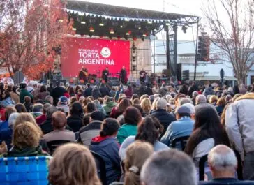 Lucas sugo fue el broche de oro de una exitosa y multitudinaria edición de la fiesta de la torta Argentina - Diario Criterio Online