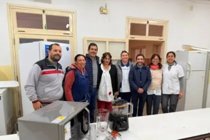 LA MUNICIPALIDAD DE DOLORES ENTREGÓ EQUIPAMIENTO A LA ESCUELA PRIMARIA N°7