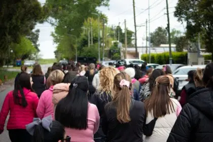 Caminata para concientizar sobre el cáncer de mama - Diario Criterio Online