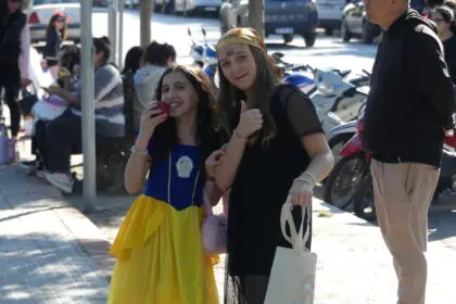 Halloween llenó de disfraces, alegría y color el centro de Dolores - Diario Criterio Online