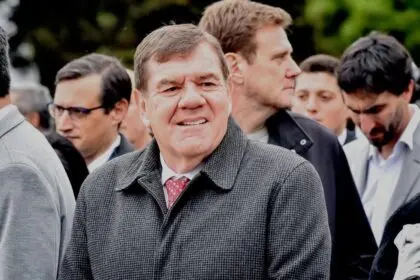 Montenegro formalizó el pedido de licencia como senador y se acerca a la intendencia - Diario Criterio Online