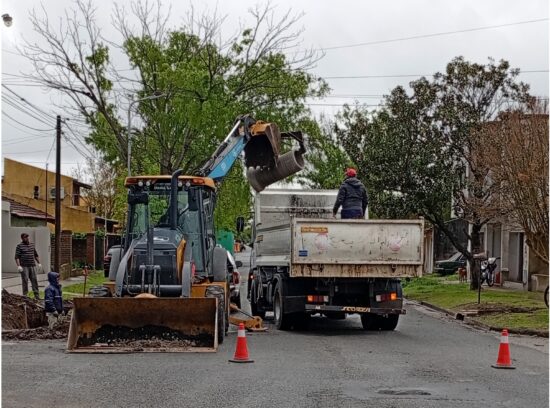 EL MUNICIPIO AVANZA CON EL RECAMBIO DE TUBERÍAS PARA MEJORAR EL SISTEMA DE DESAGÜES EL MUNICIPIO AVANZA CON EL RECAMBIO DE TUBERÍAS PARA MEJORAR EL SISTEMA DE DESAGÜES
