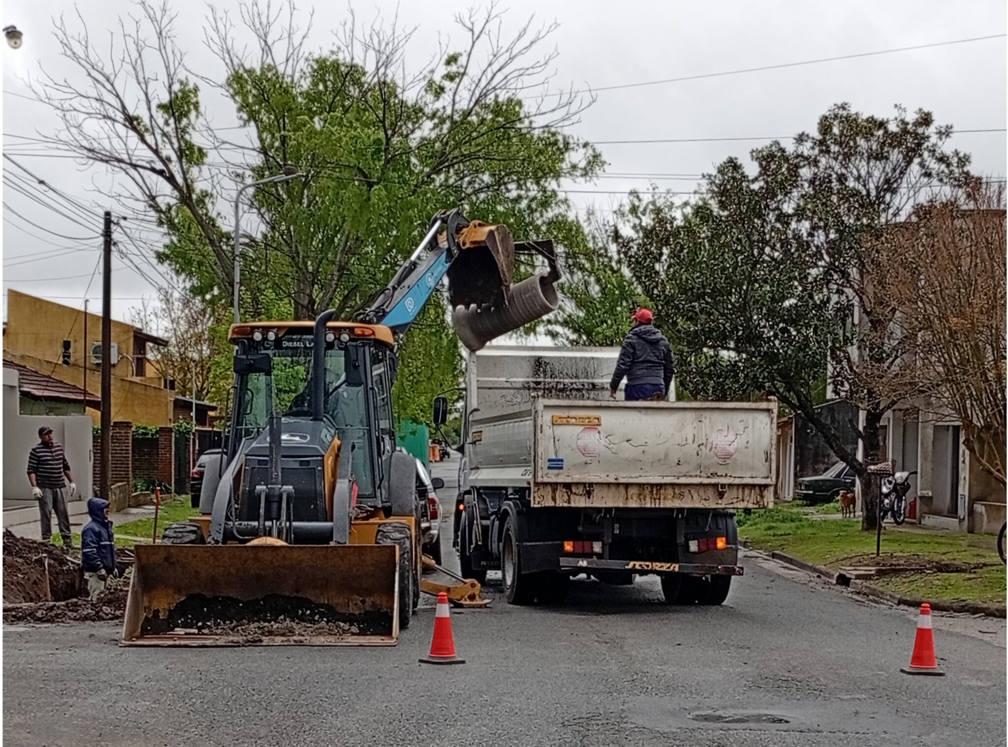 EL MUNICIPIO AVANZA CON EL RECAMBIO DE TUBERÍAS PARA MEJORAR EL SISTEMA DE DESAGÜES
