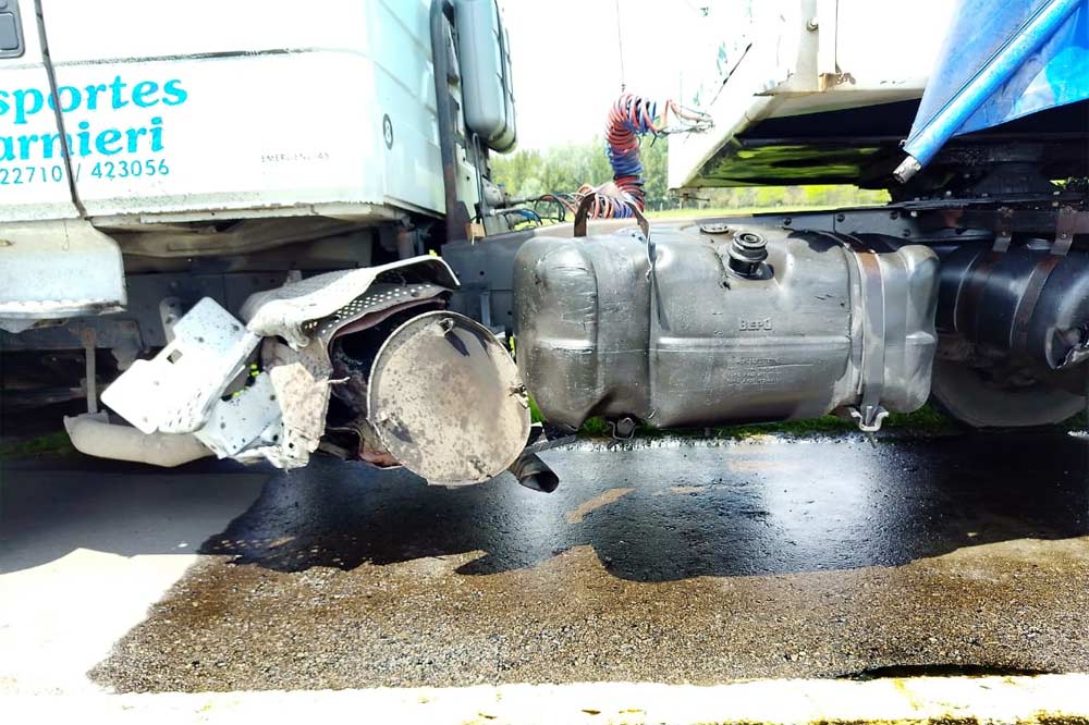 Una mujer murió tras chocar contra un camión en la ruta 205
