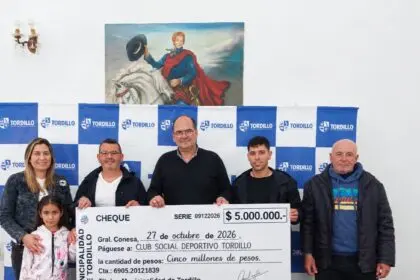 El municipio hizo entrega de un aporte económico al Club Social y Deportivo Tordillo - Diario Criterio Online