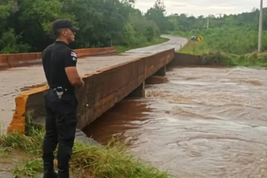 “El Niño” en Misiones: la crecida de los ríos mantiene 14 pasos fronterizos cerrados y ocho pasos terrestres afectados - Diario Criterio Online