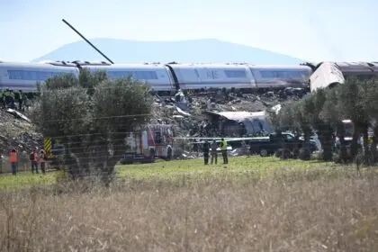 Accidente ferroviario de España: confirman la muerte de otro argentino - Diario Criterio Online